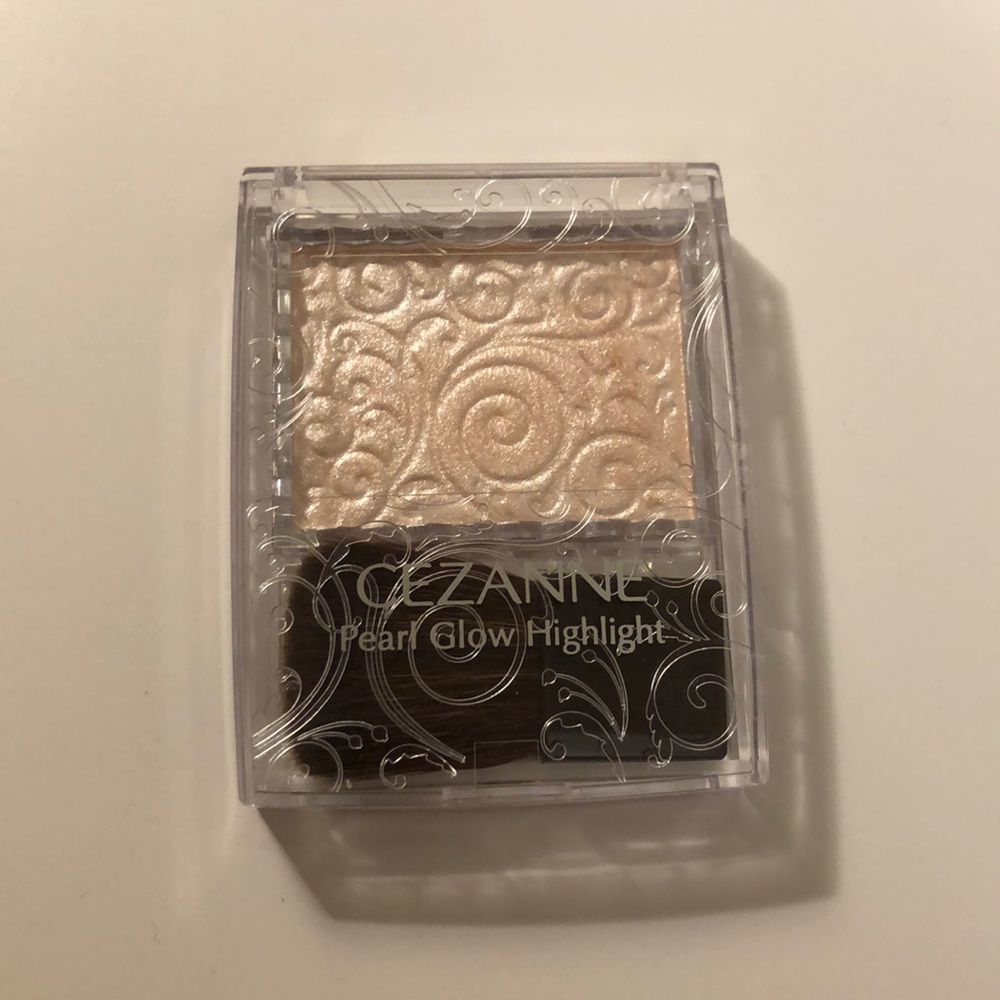 Cezanne Pearl Glow Highlight 01 Champagne Beige